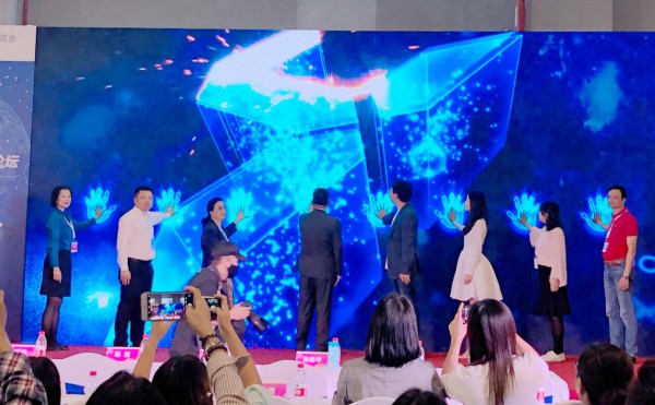 ��30�þ����V���Ћ�ͯչ�����ڏV��ʢ���_Ļ